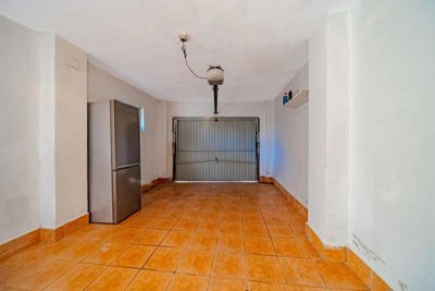 propertyimage1gkbzfg1e820250702053806