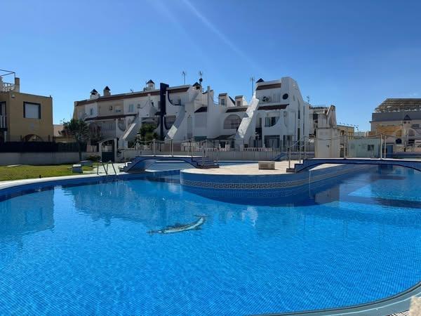 Image No.1-3 Bed Property for sale