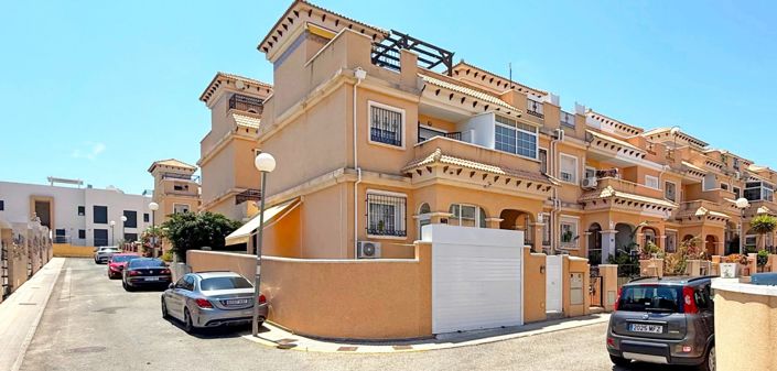 Image No.1-3 Bed Townhouse for sale