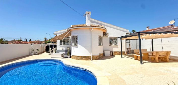 Image No.1-3 Bed Villa for sale