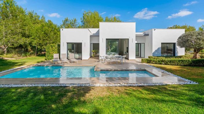 Image No.1-3 Bed Villa for sale