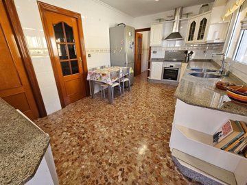 propertyimage1uryzijovz20250417031644