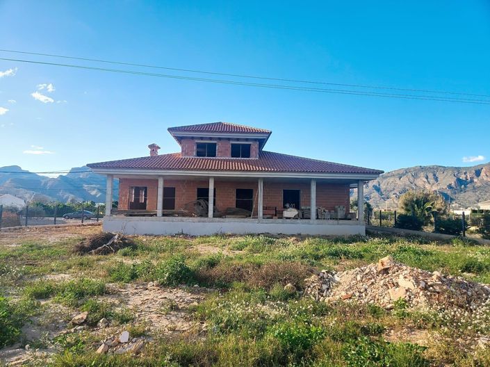 Image No.1-6 Bed Villa for sale