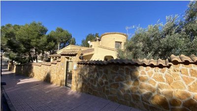 propertyimage1jj1gai9w720250725055040