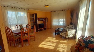 propertyimage1mzzjd3sgh20250724054045