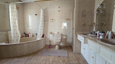 propertyimage11g1vkln0v20250728060308