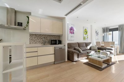 propertyimage1wri38acr220250801054058