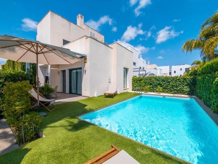 Image No.1-3 Bed Villa for sale