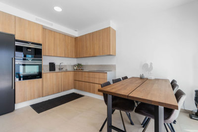 propertyimage12bguuvdvy20250405073336