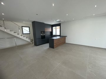 propertyimage1tjjjqmb4t20250816060048