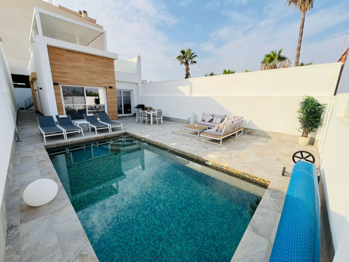 Image No.1-3 Bed Villa for sale