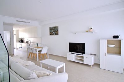 propertyimage1kscrylwkd20250820054258