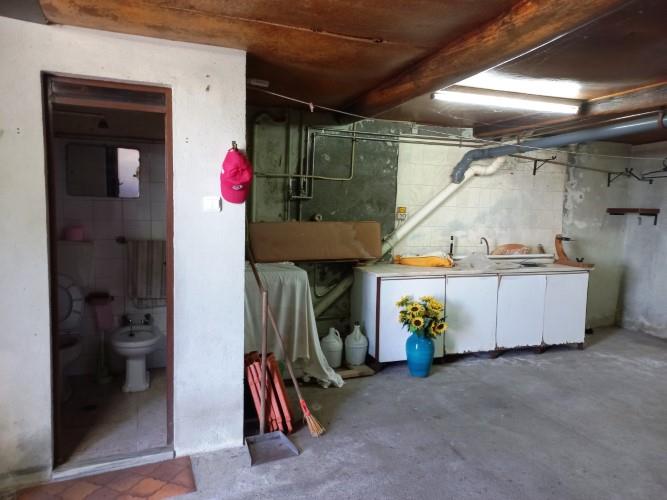 Image No.4-6 Bed House for sale