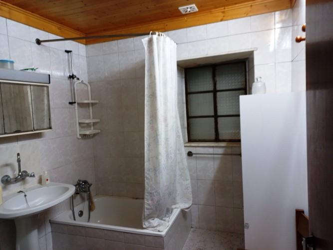 Image No.12-6 Bed House for sale