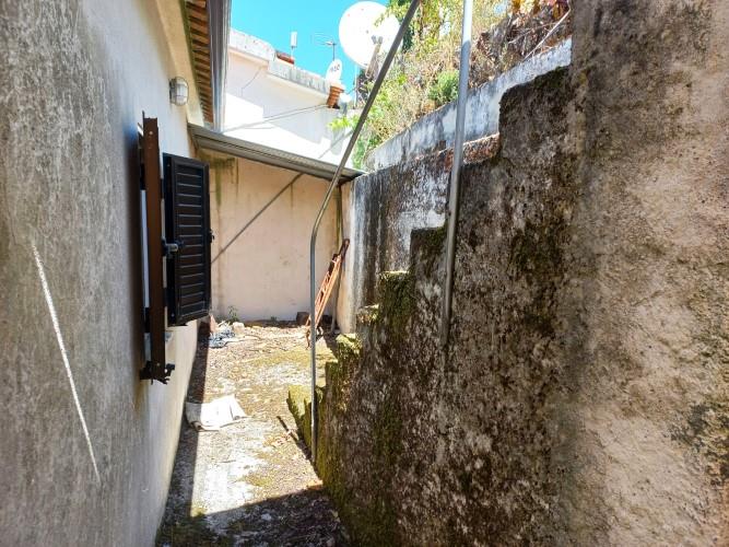 Image No.40-6 Bed House for sale