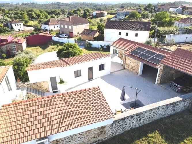 Image No.3-Villa / Détaché de 4 chambres à vendre à Pedrógão Grande