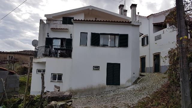 Image No.2-Villa de 4 chambres à vendre à Castanheira de Pêra