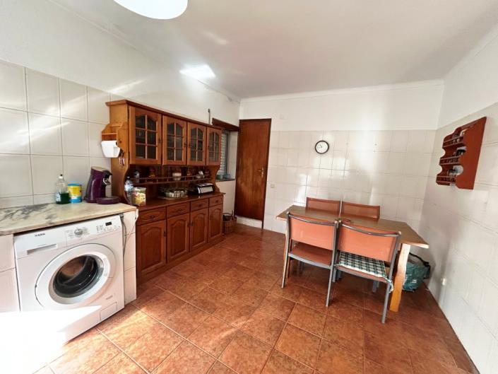 Image No.8-3 Bed House for sale