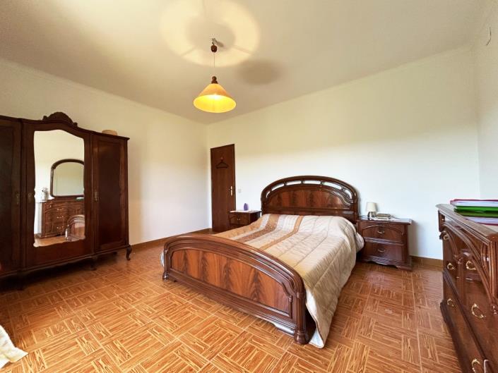 Image No.17-3 Bed House for sale