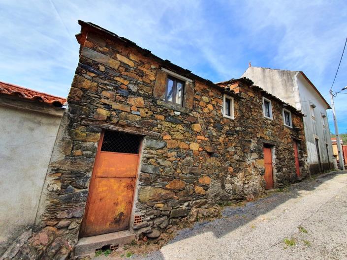 Image No.4-2 Bed Village House for sale