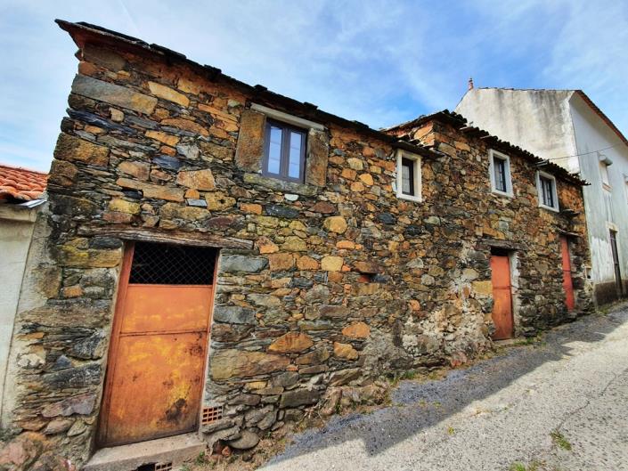 Image No.15-2 Bed Village House for sale