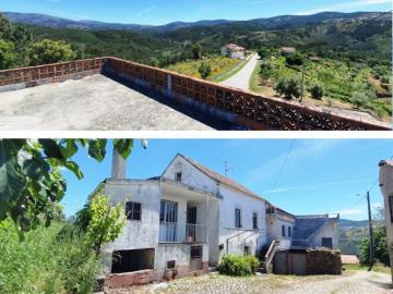 Maison de village de 5 chambres à vendre à Sertã