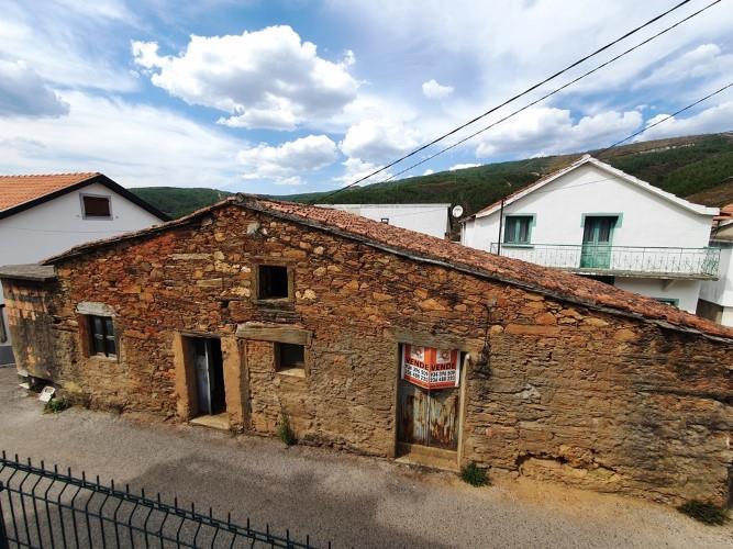 Image No.30-2 Bed Country House for sale