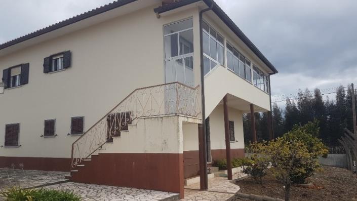 Image No.2-4 Bed Farmhouse for sale