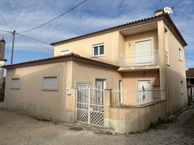 Image No.1-Maison de village de 3 chambres à vendre à Pedrógão Grande