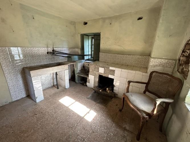 Image No.21-4 Bed Farmhouse for sale