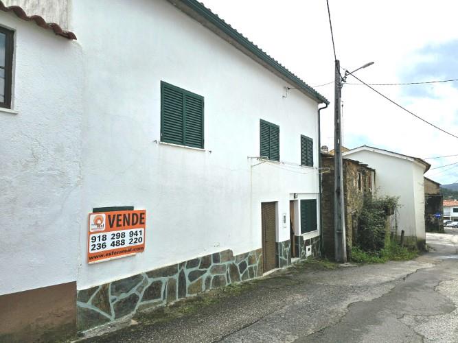 3 Bedrooms village house for sale in Góis £45570 (Ref AP3474596)
