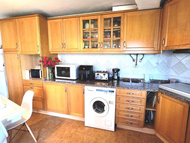 Image No.10-3 Bed House for sale