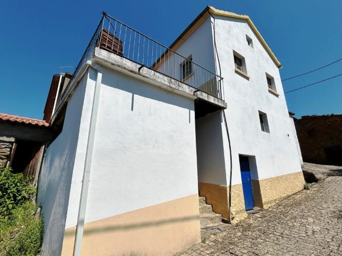 Image No.4-4 Bed Village House for sale