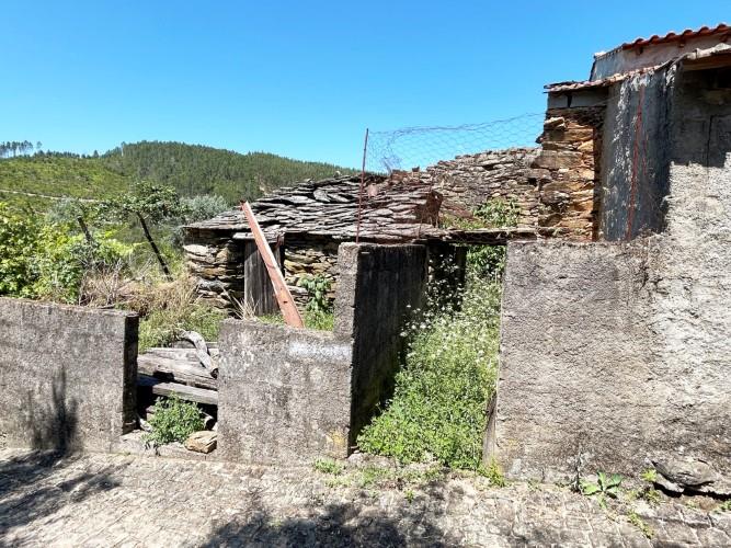 Image No.30-4 Bed Village House for sale