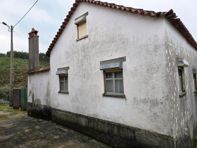 Image No.2-Maison de village de 4 chambres à vendre à Góis