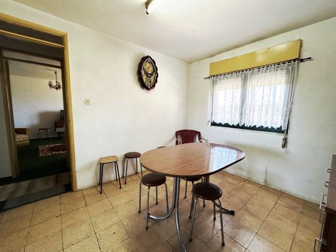 Image No.11-4 Bed Farmhouse for sale