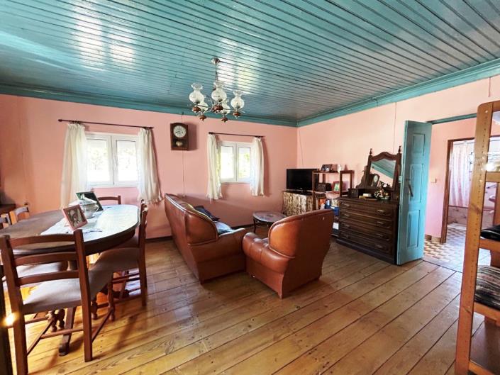 Image No.7-3 Bed Village House for sale