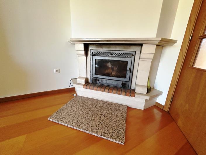 Image No.13-2 Bed Townhouse for sale