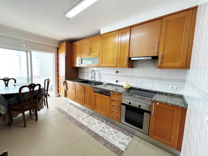 Image No.16-2 Bed Townhouse for sale