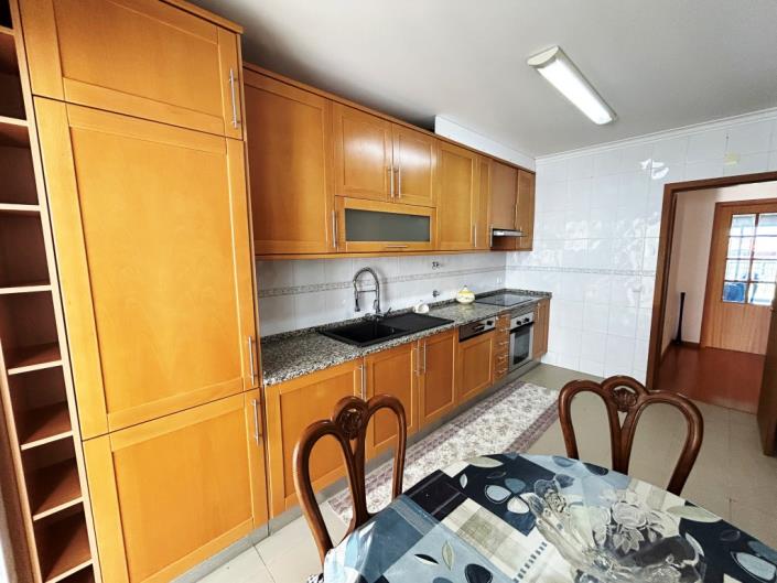 Image No.18-2 Bed Townhouse for sale