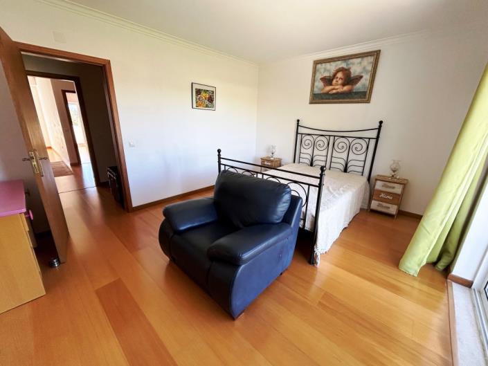 Image No.26-2 Bed Townhouse for sale