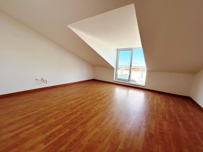 Image No.39-2 Bed Townhouse for sale