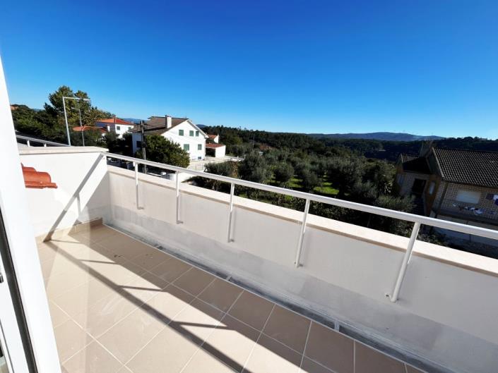 Image No.47-2 Bed Townhouse for sale