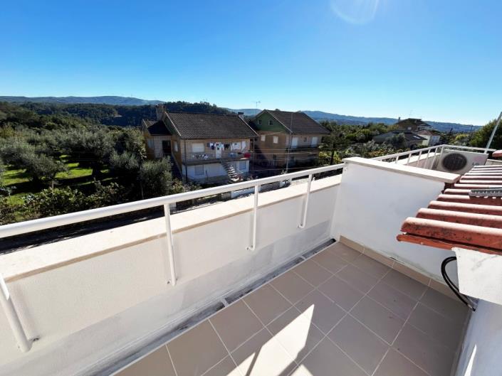 Image No.48-2 Bed Townhouse for sale