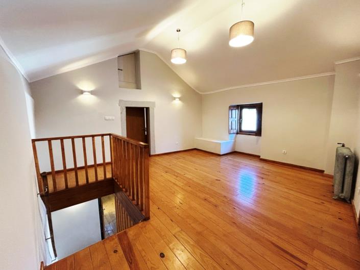 Image No.14-3 Bed Townhouse for sale