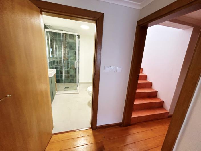 Image No.19-3 Bed Townhouse for sale