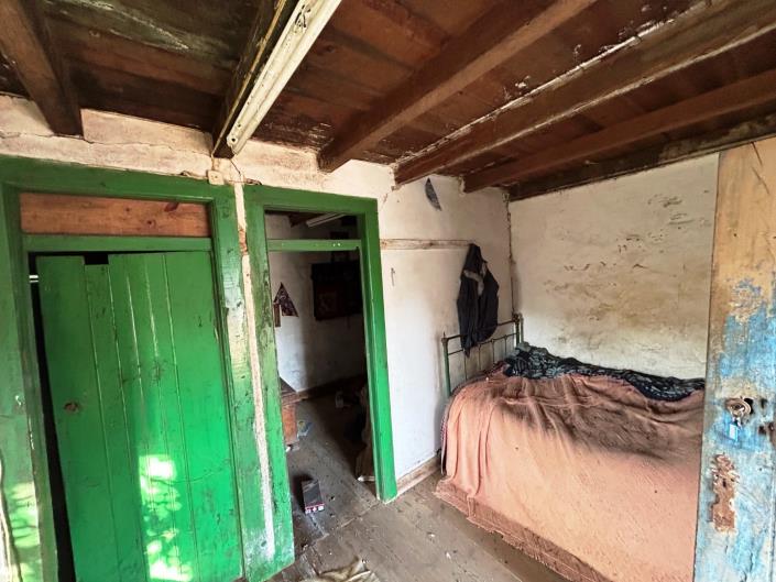 Image No.18-3 Bed Village House for sale