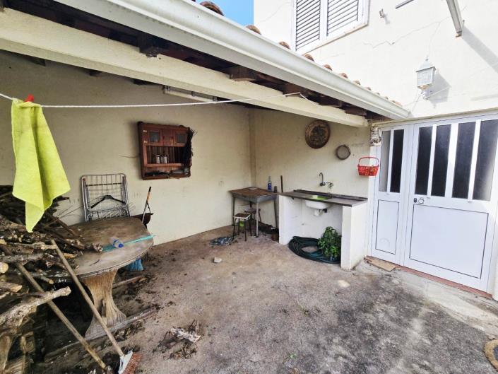 Image No.8-5 Bed House for sale