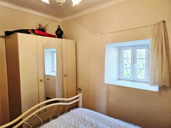 Image No.30-5 Bed House for sale