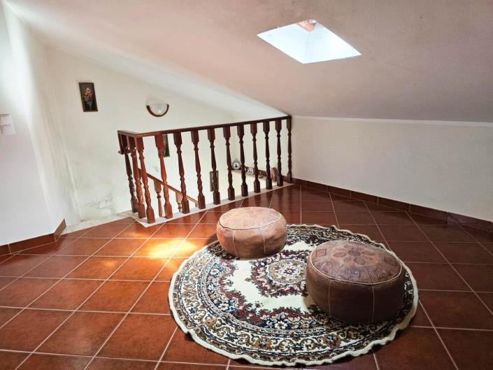 Image No.34-5 Bed House for sale